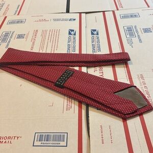 Robert Talbott- TIE RED WITH BLUE AND WHITE DIAMONDS- happy poshing 👔👔👔